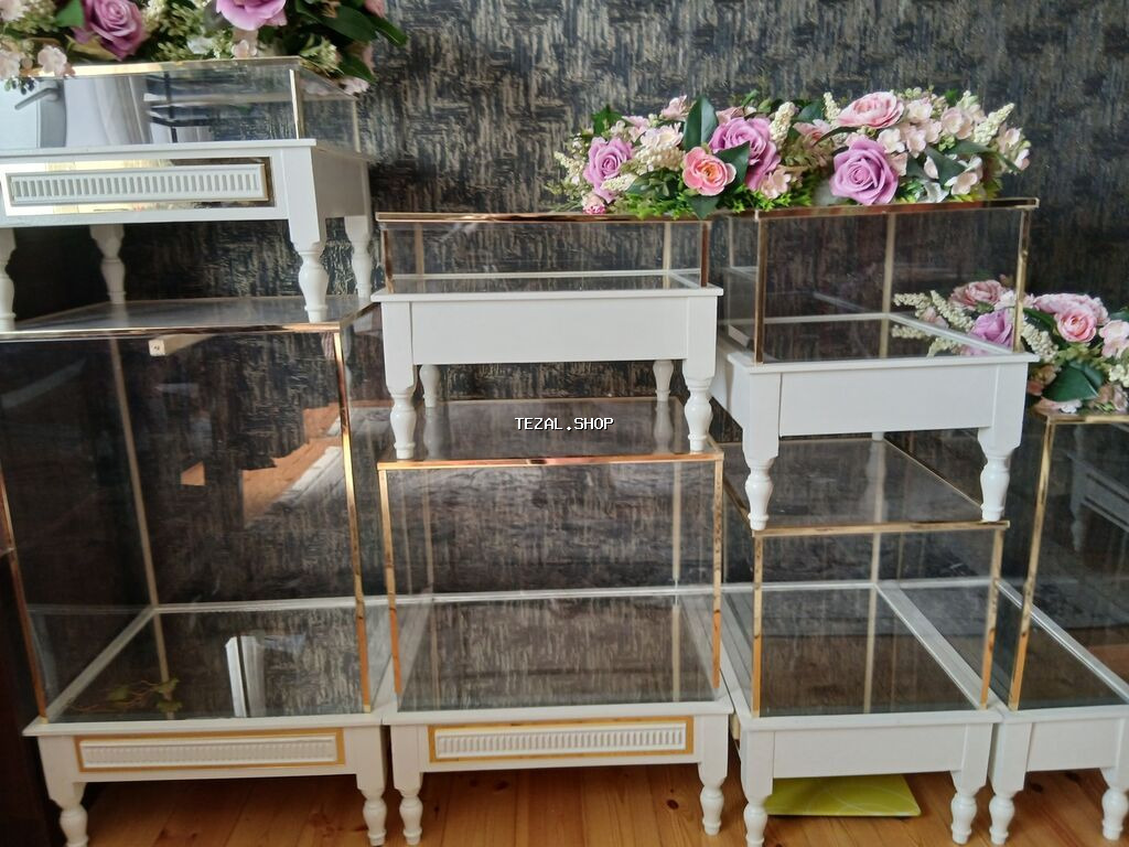 Xonça satilir. yaxşı vəziyyətdədir. Heç bir problemi yoxdu. üzərində