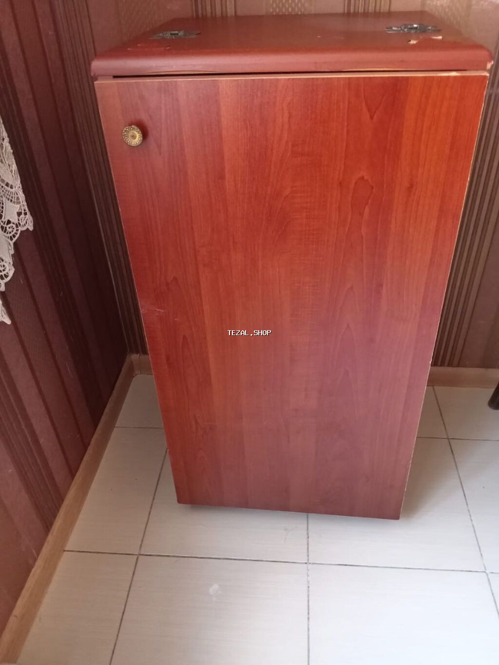 Ütü stolu istifadə olunmuş, yaxşı vəziyyətdədir