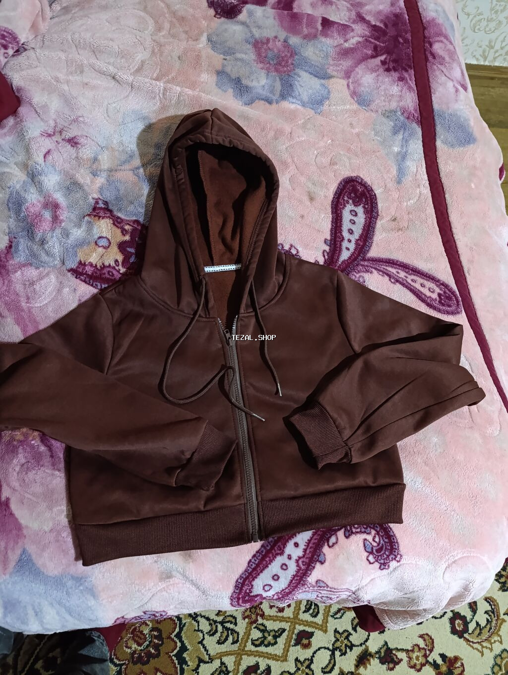 Qəhvəyi rəngli kapşonlu sviter (zipli) - Model: tam ön fermuarlı