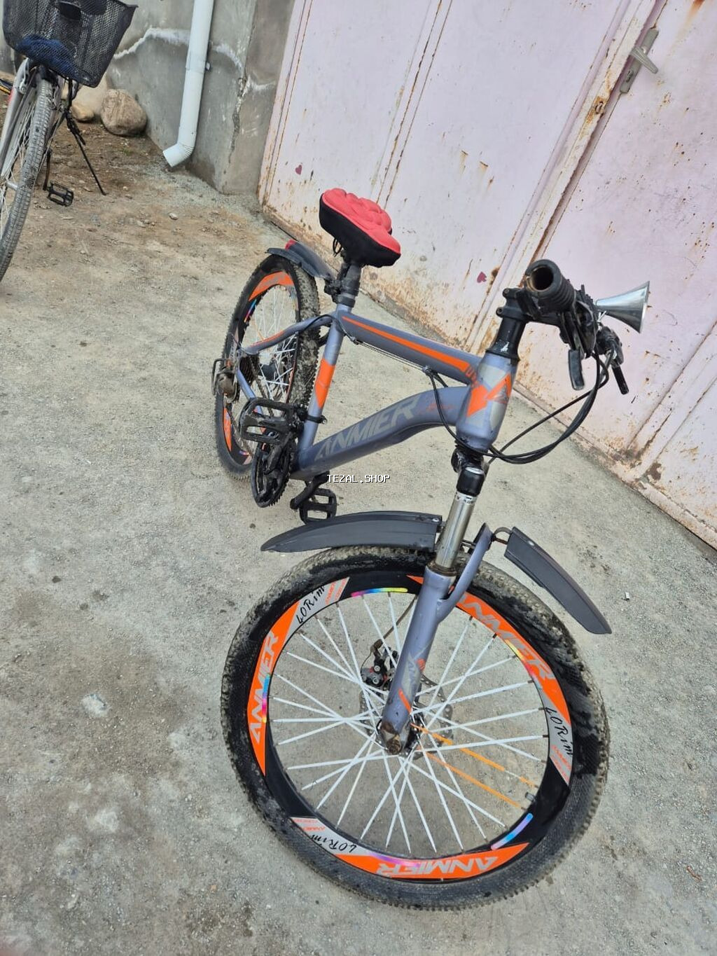 Şəhər və yüngül off-road üçün uyğun dağ velosipedi.hecbir problemi