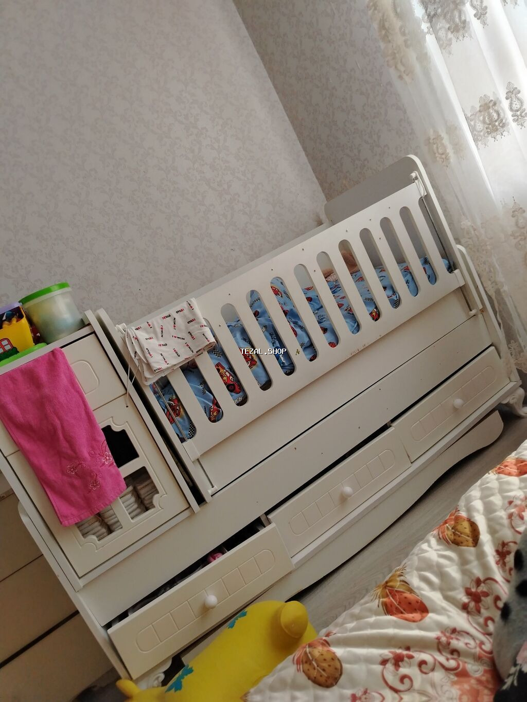 Uşaq üçün yemək stulu - Rəng: krem/bej tonları, ağ metal ayaqlar - - şəkil 3