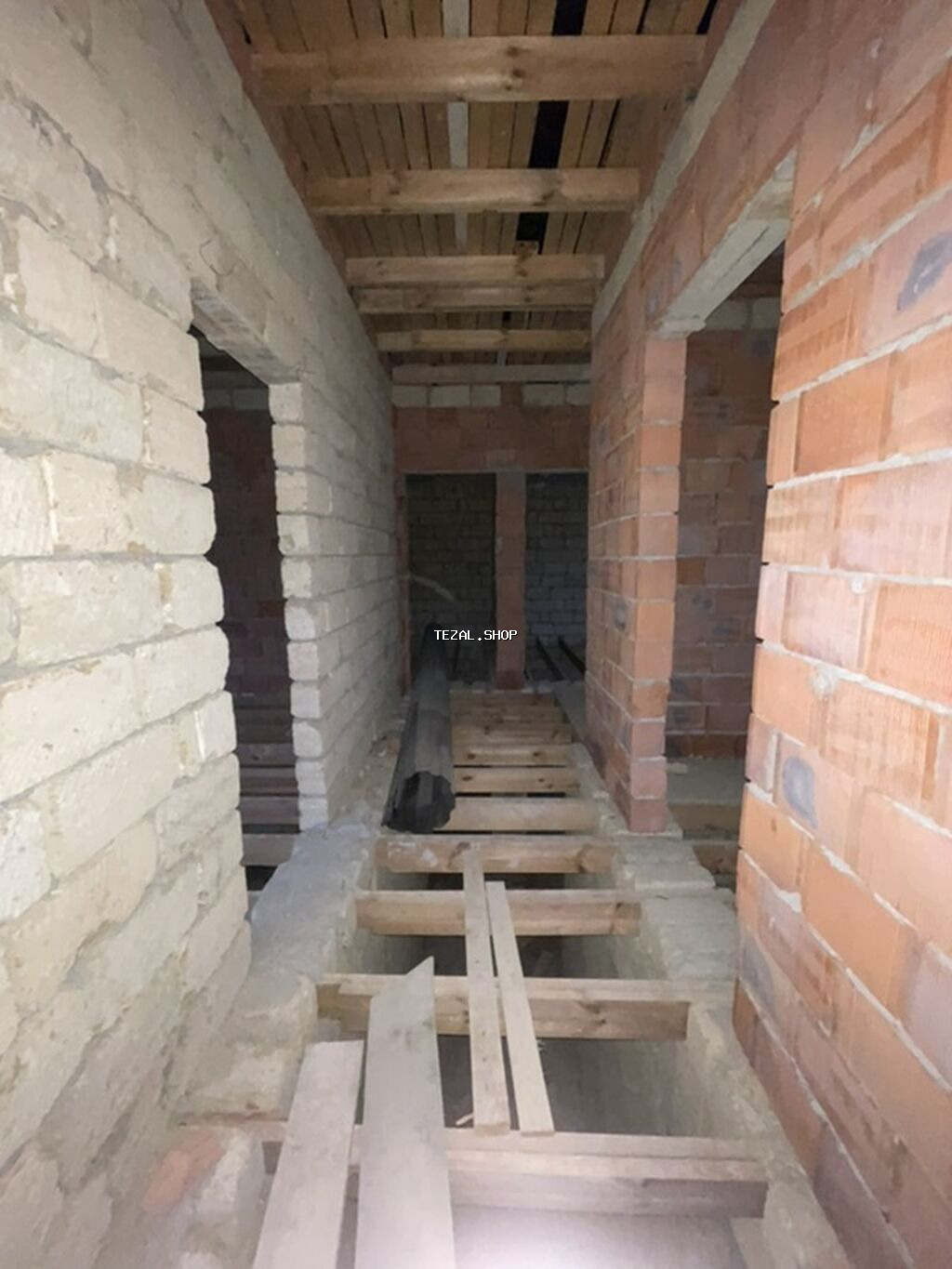 220 kv. m, 4 otaqlı, Qaz, İşıq, Su