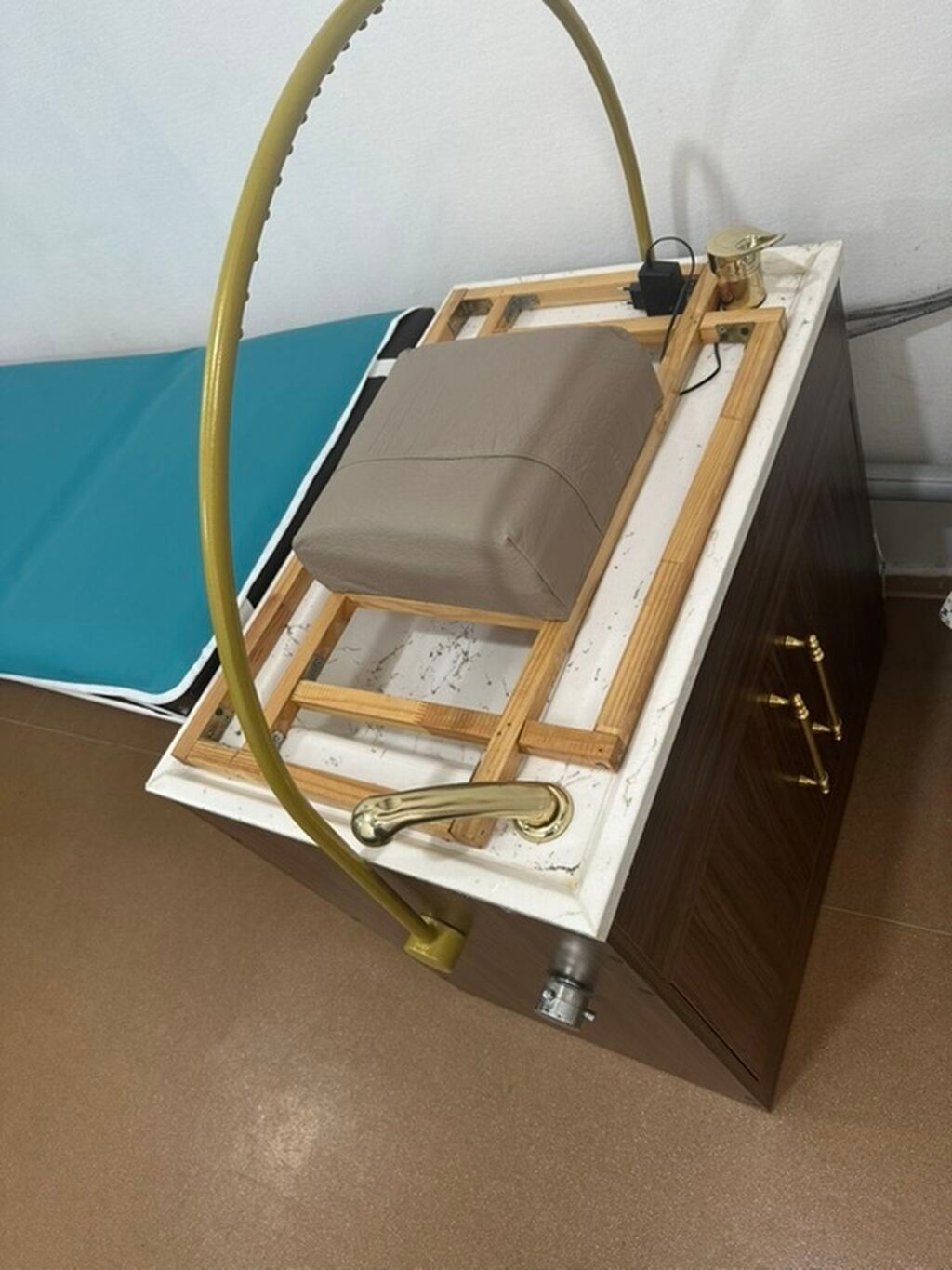 Baş spa masaj aparatı.Her hansi bir biznes zamanı,vip salon,klinikada