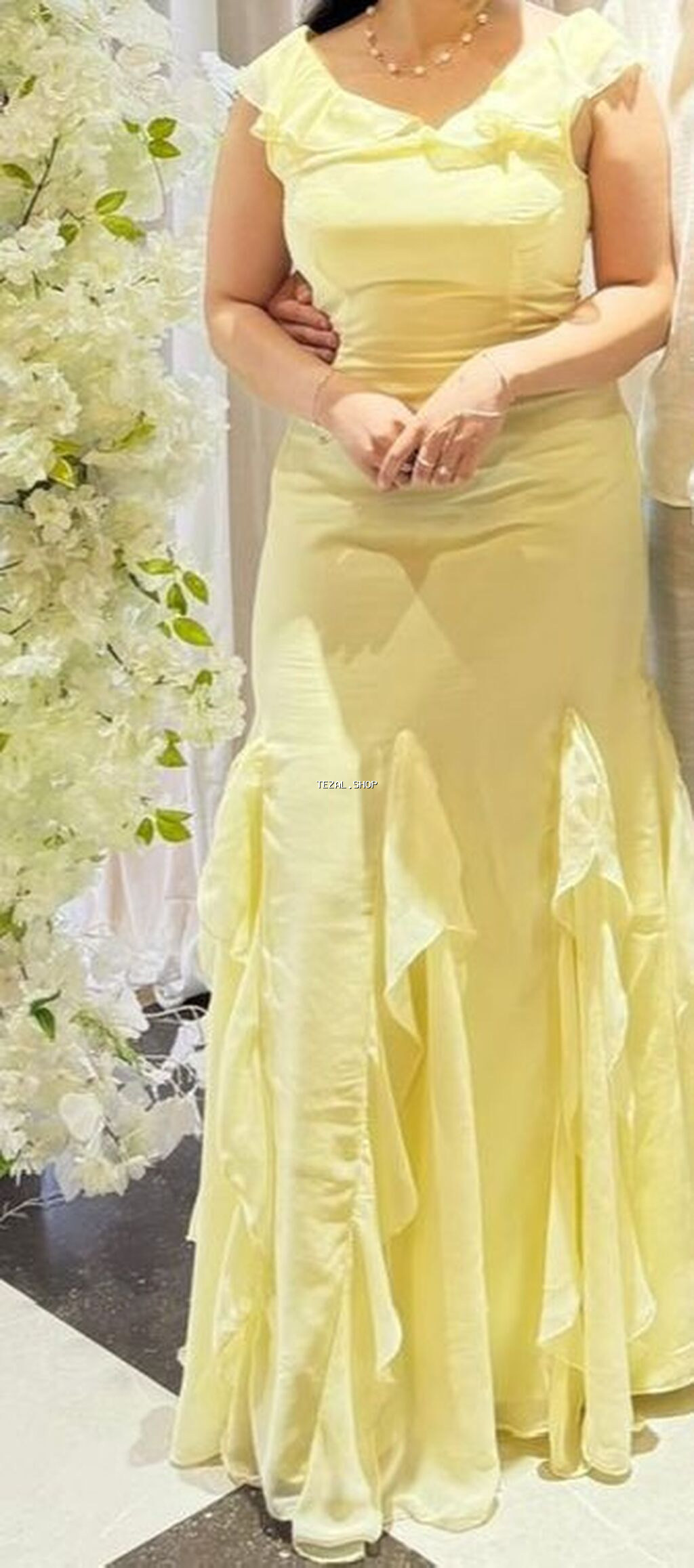 Açıq limon sarısı rəngdə zərif ziyafət/libas. - Model: Axşam/ziyafət