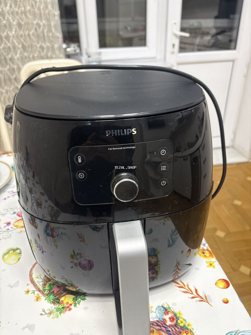 Eyfer yemey bişiren aparat sağ terefinde balaca çatağı var