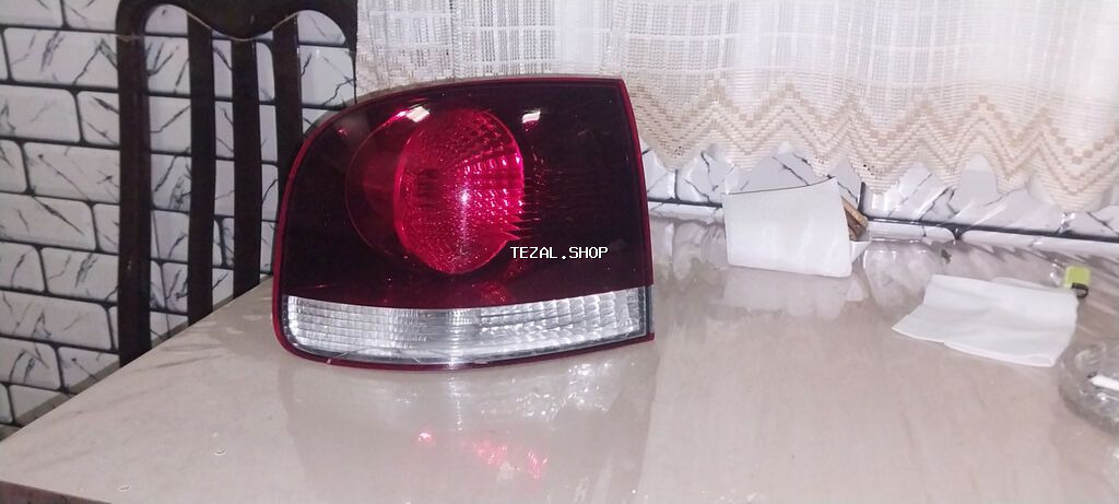 Volsvagen Taurek arxa stop . ashagida balaca cati var