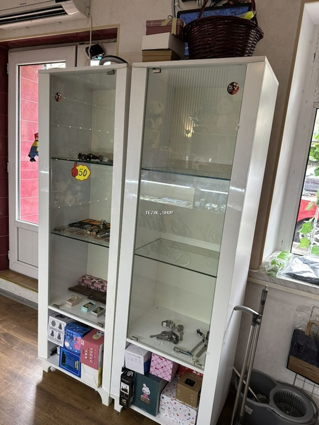 Şüşəli dolab vitrini, İşlənmiş, Ünvandan götürmə - şəkil 3