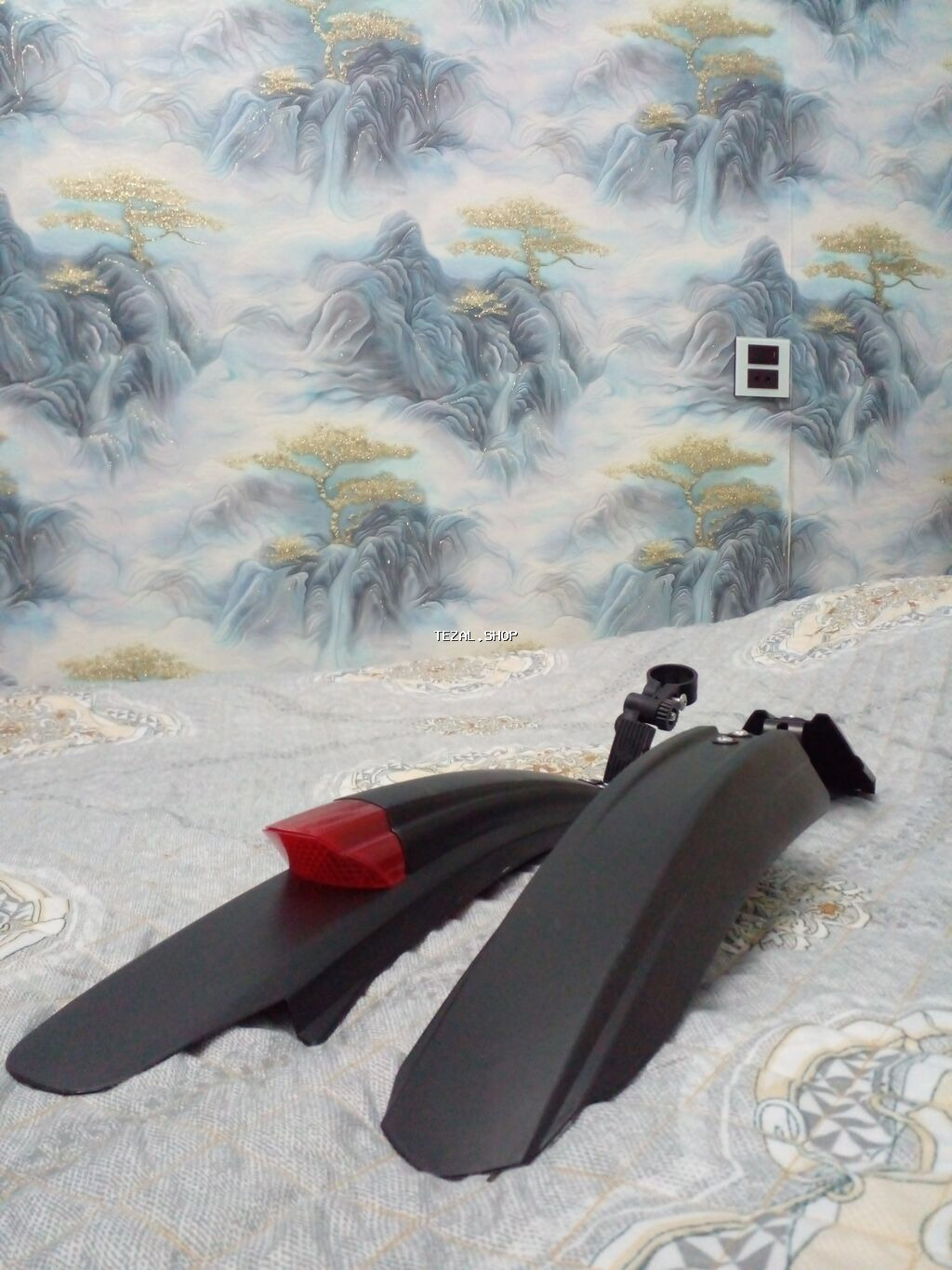 Velosiped krlolar ikisi cüt satilir.Tək tək satilmir cəmi 1 gün