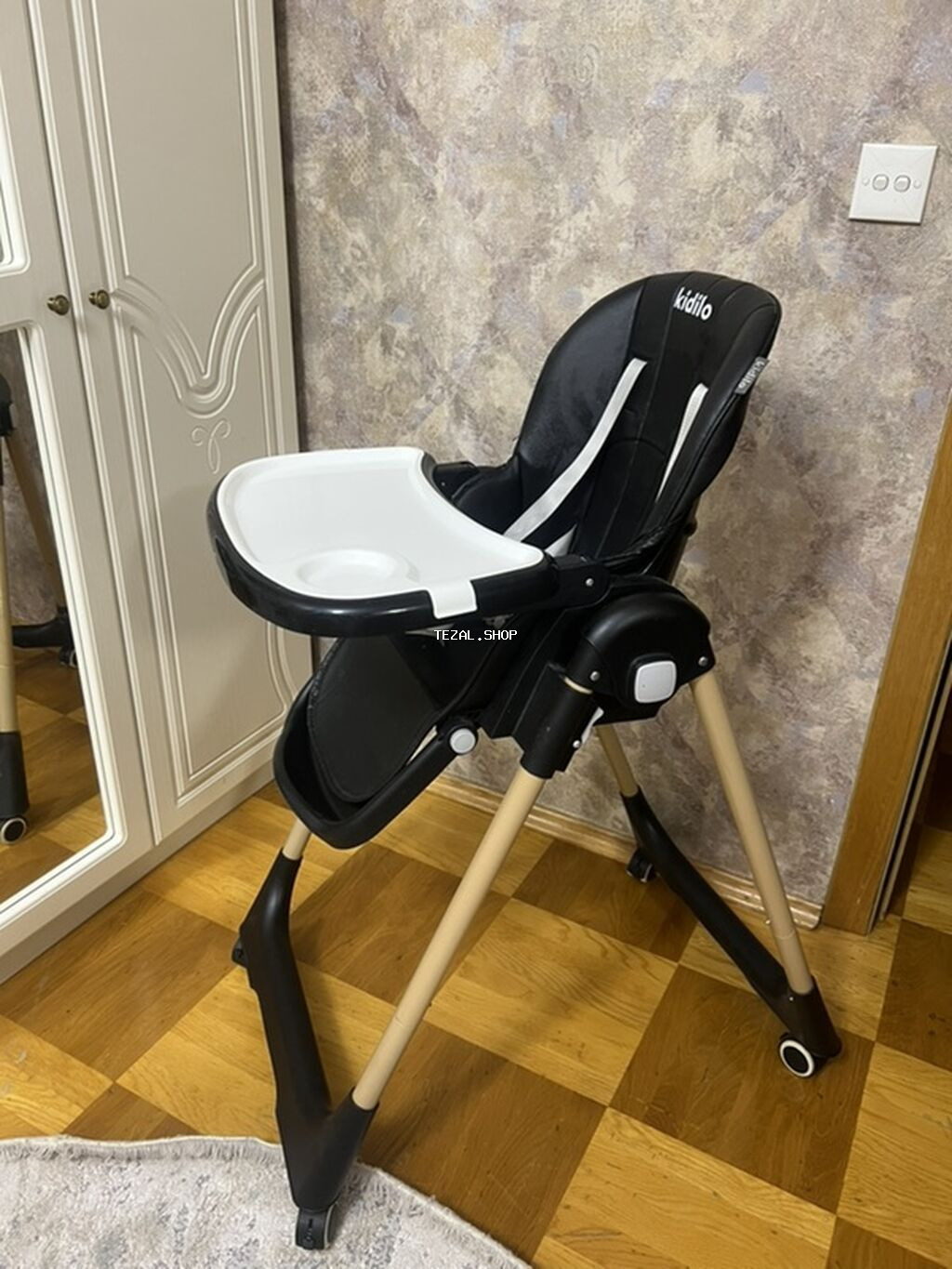 Kidilo uşaq yemək stulu - Rəng: qara oturacaq, ağ süfrə - Geniş