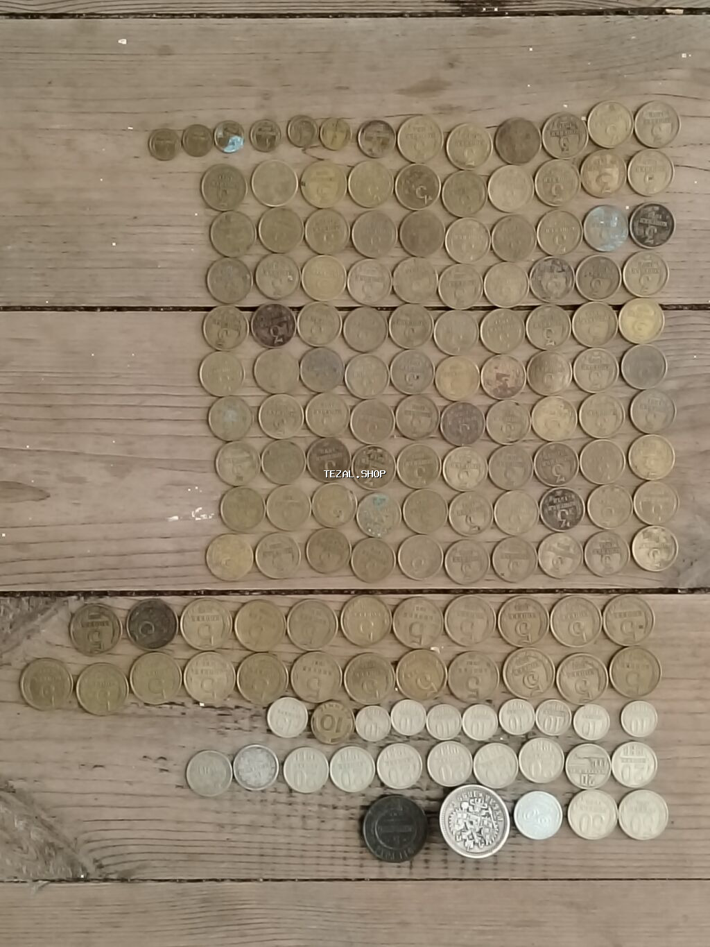 Təqdim olunur: - Müxtəlif dövrlərə aid kağız pullar: Azərbaycan - şəkil 4