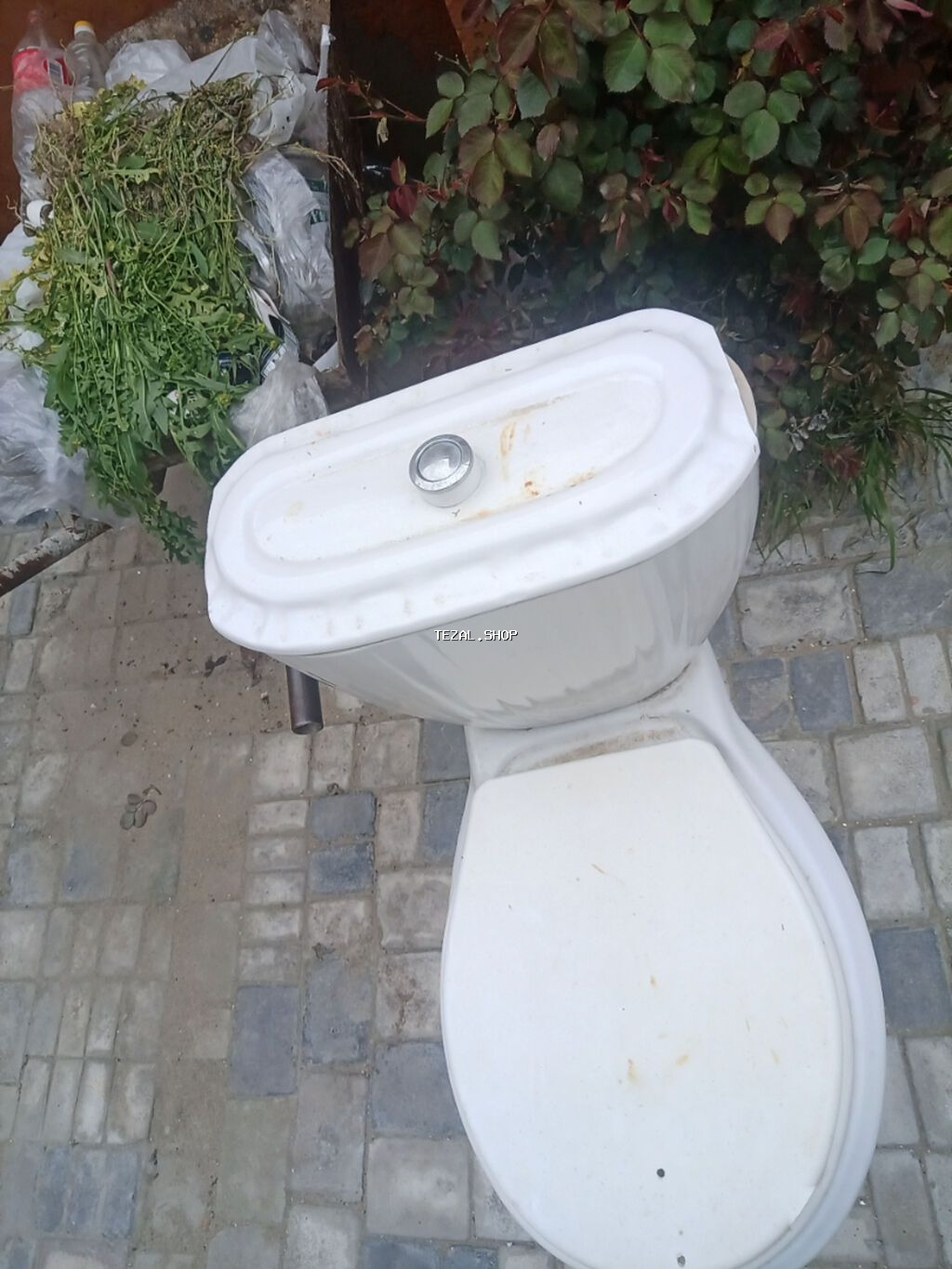 Unitazdi yaxşi vezyetdedi qiymet Cox ucuz qoyulub WhatsApp aktiv