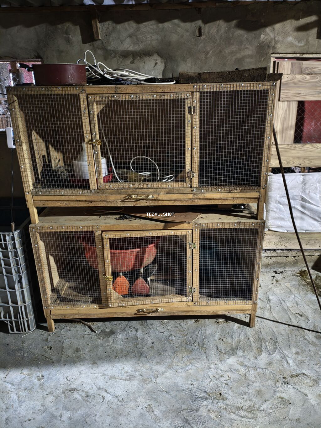 İki mərtəbəli taxta qəfəs – quş və ya kiçik heyvanlar üçün -