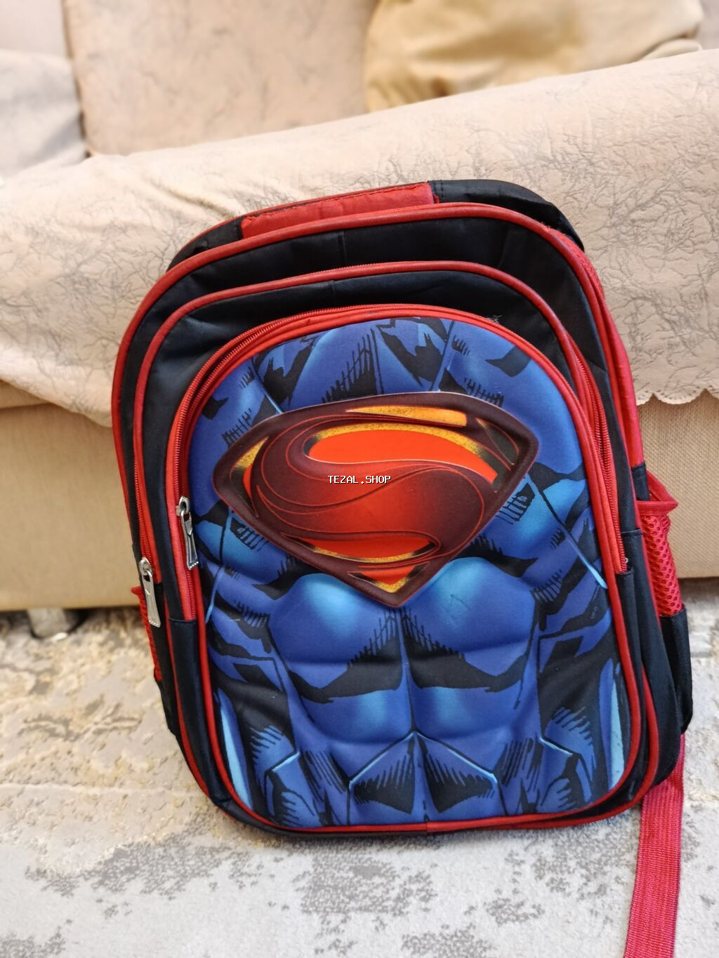 Uşaq üçün məktəb çantası – Superman temalı - Rənglər: qara-mavi fon