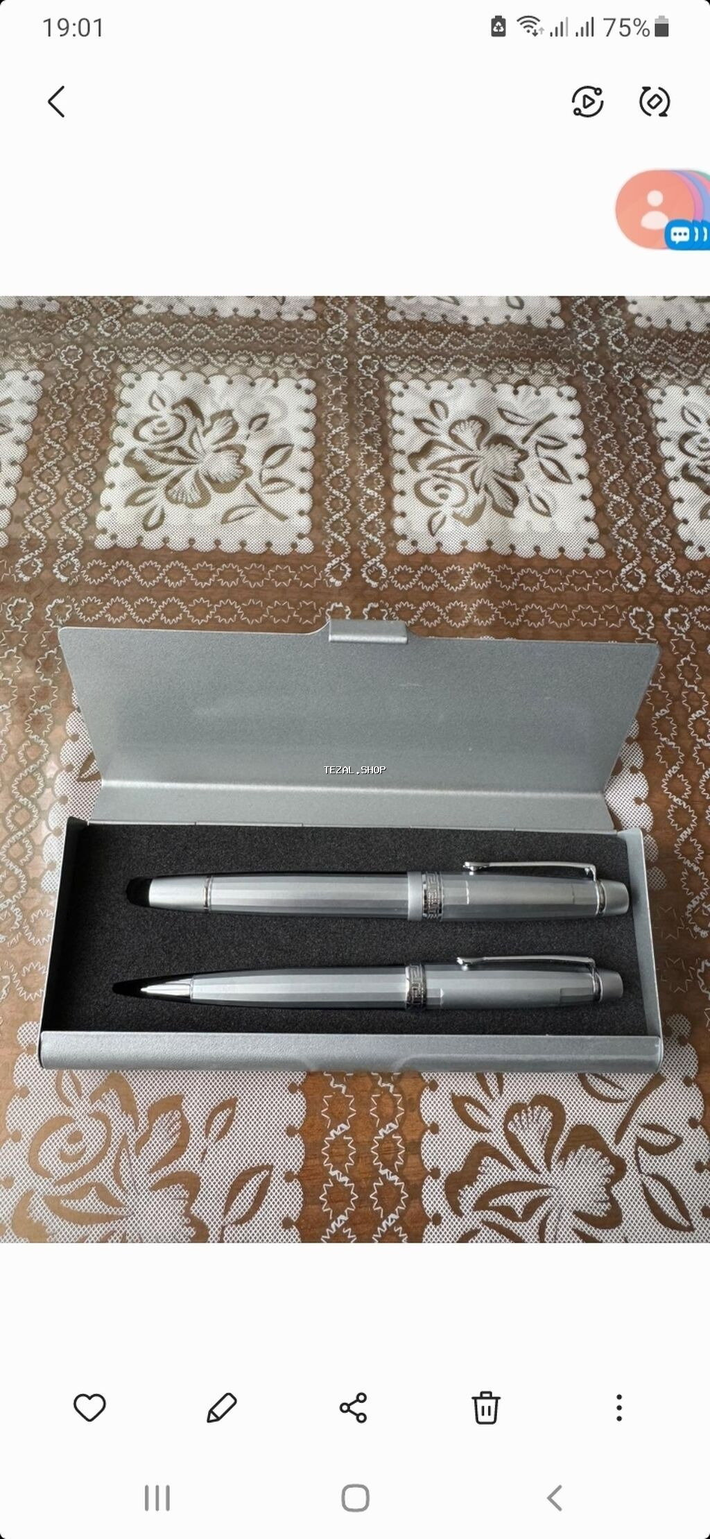 Rəngli qutuda hədiyyəlik yazı dəsti: mürəkkəb və şarli qələm