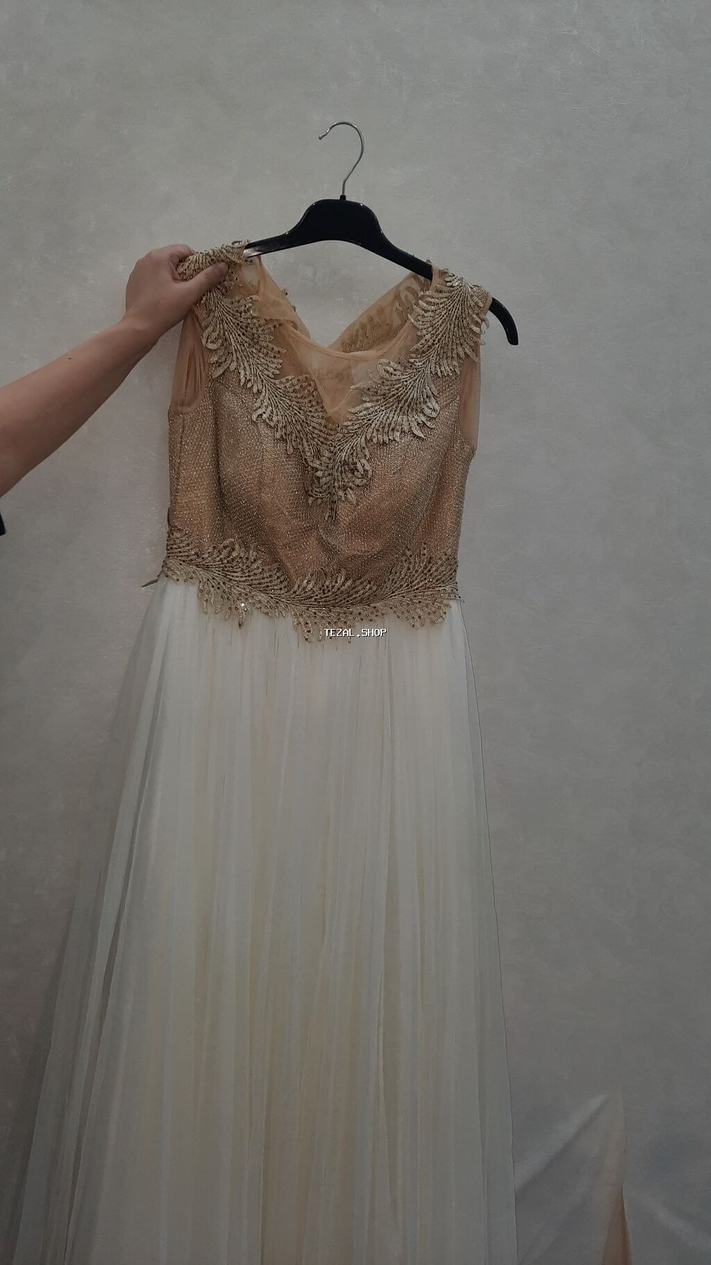 Ziyafət paltarı satılır.Ölçü 38(M-S).Qiymət:120azn.Real alıcıya azca