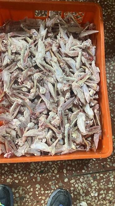 It yemi. Toyuqun Qabirga ve Bud sumuyu, Toyuq farji ciyer boyun - şəkil 4