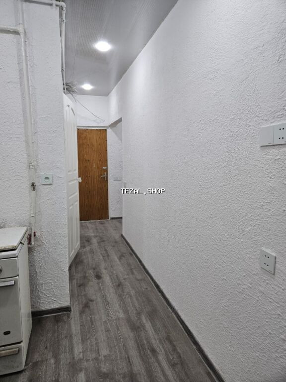 Bakı, 8-ci mikrorayon, 3 otaqlı, Köhnə tikili, m. Azadlıq Prospekti, 54 kv. m