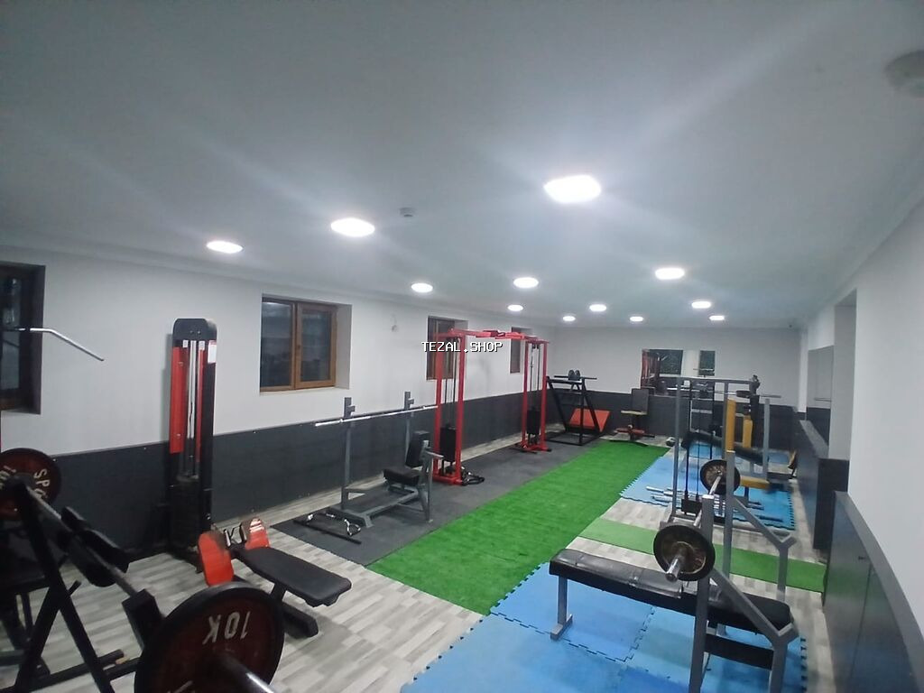 Tam təchizatlı trenajor zalı - Geniş və işıqlı məkan, ventilyasiya və - şəkil 3