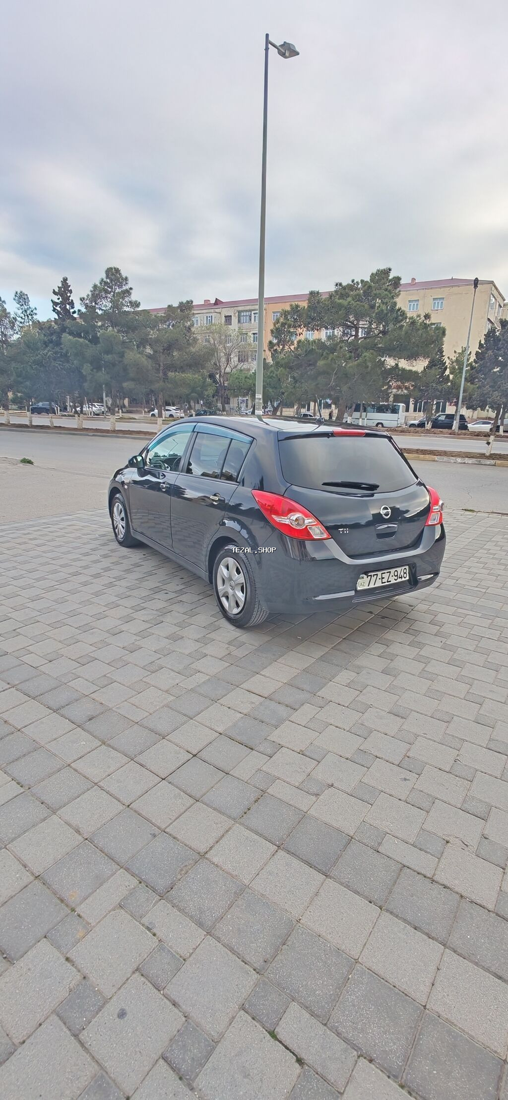 Nissan Tiida: 1.5 l | 2011 il Hetçbek