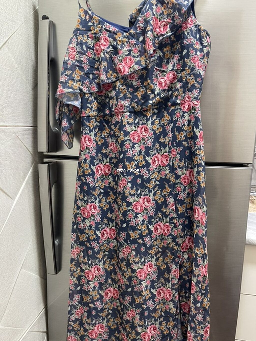 Güllü naxışlı sıfon don eyınde qolu durusu sekıldekı kımıdır cox