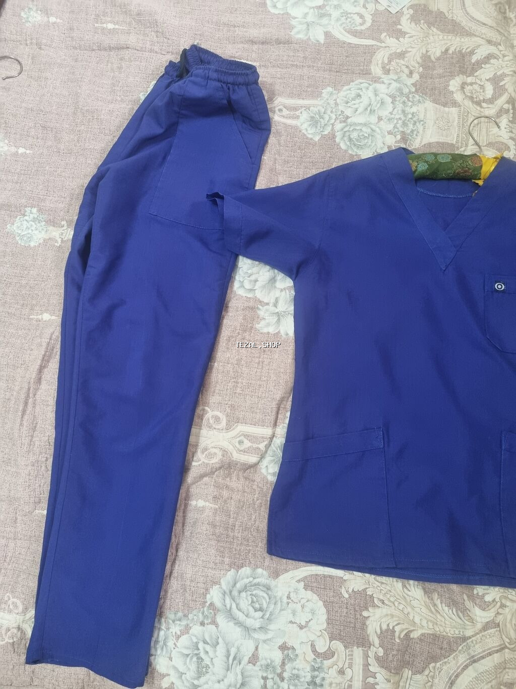 Tibbi scrubs dəsti – üst və şalvar - Rəng: tünd mavi/kobalt - Üst - şəkil 2