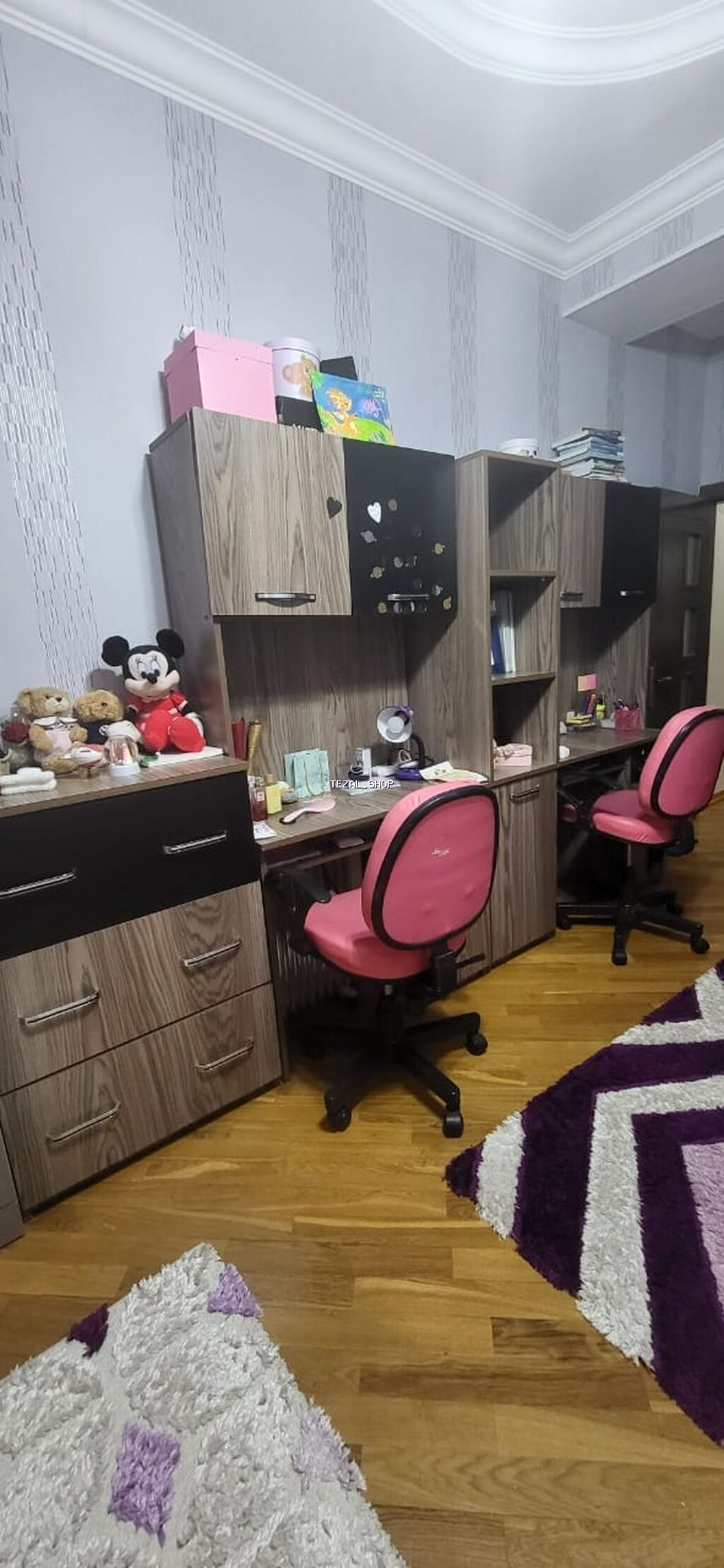 Oğlan və qız üçün, Yazı masası