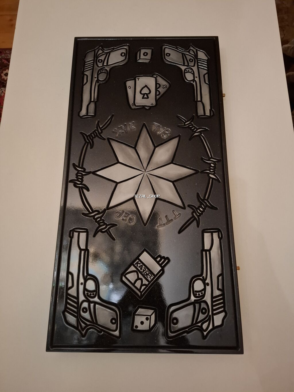 Məhsul: Qara rəngdə dekorativ naxışlı nərd dəsti - Material: Bərk