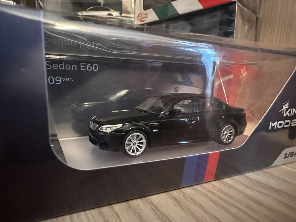 M5 e60. 1:64 ölçüdə Premium modeldir