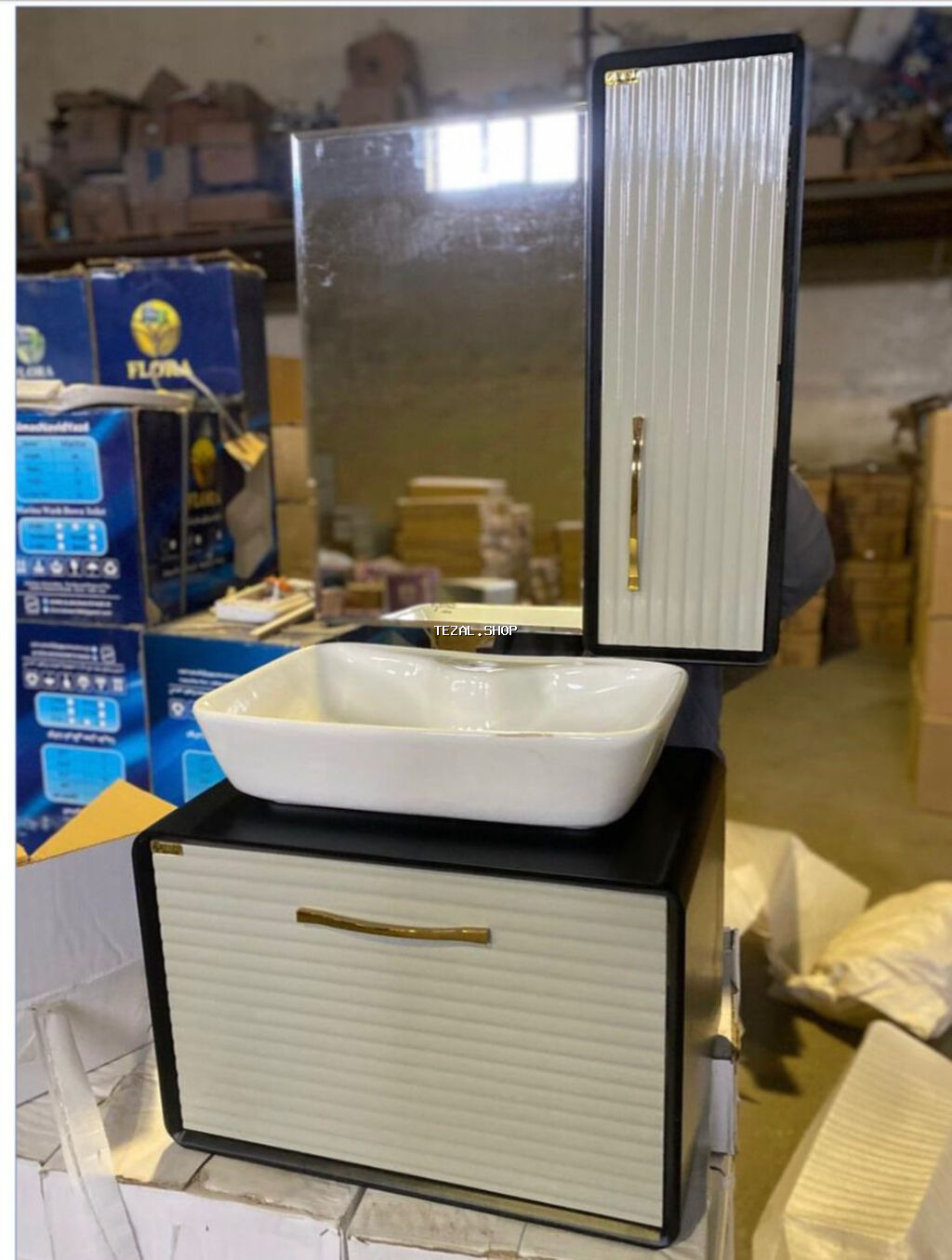 Hamam mebeli dəsti – güzgülü, dolablı və üst qab üsullu lavabolu -