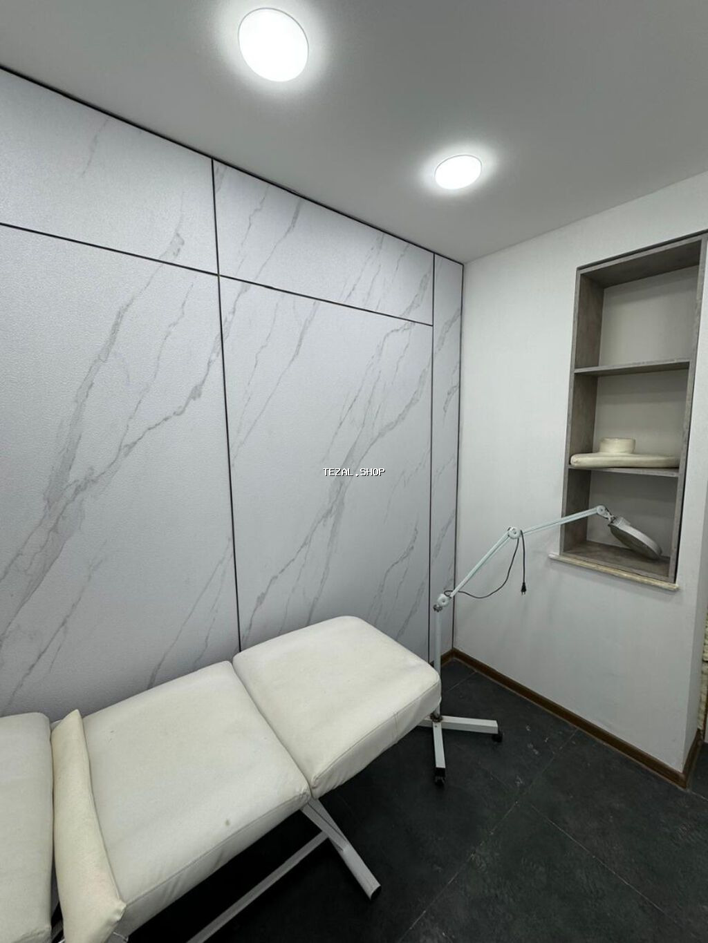 Salam. Gözəllik salonunda lazer arendaya verilir. Havalandırması və