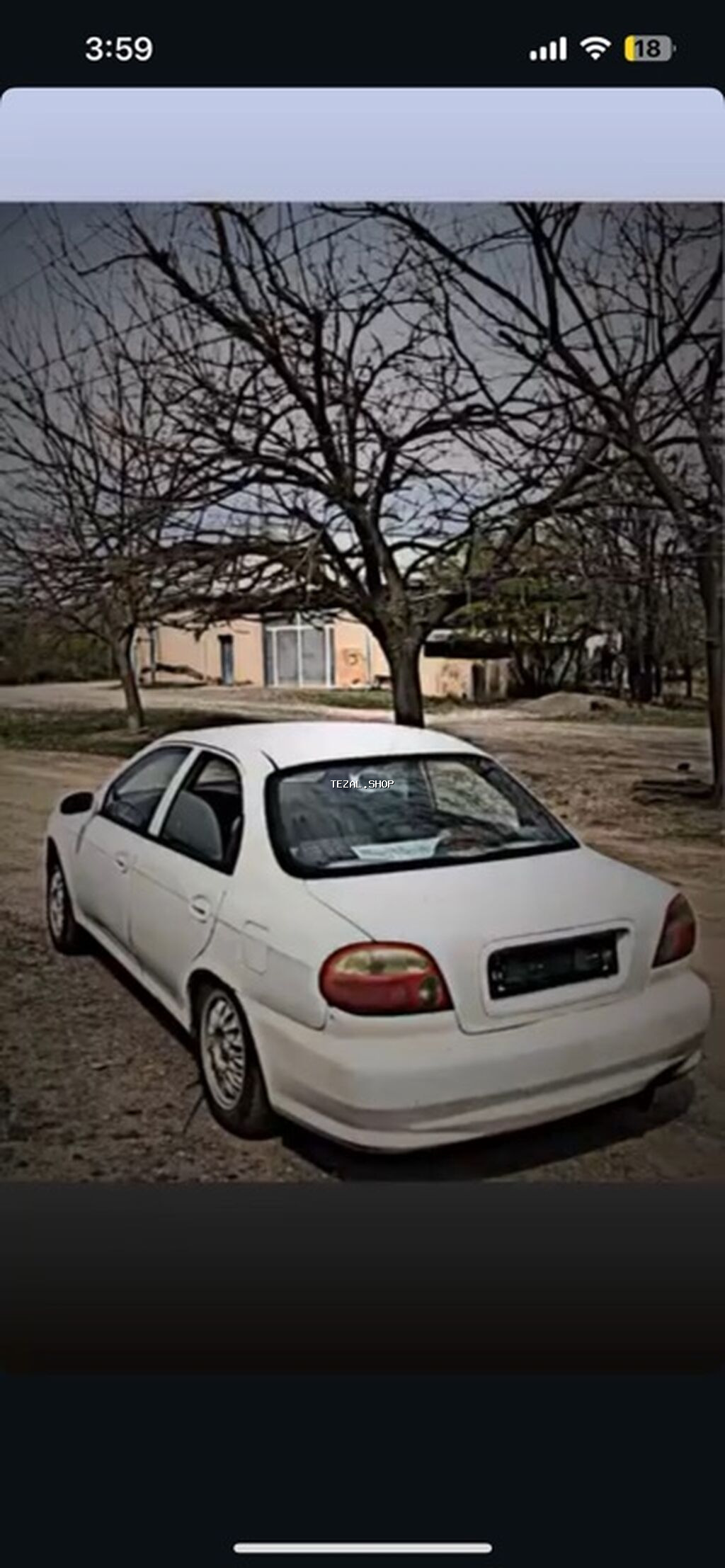 Ağ rəngli kompakt sedan avtomobil Xüsusiyyətlər: - Kuzov: 4 qapılı - şəkil 2