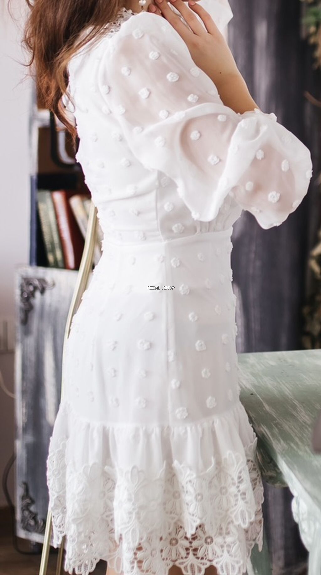 Don 1 dəfə geyinilib. Rəngi ağdır, üzərində krujeva naxışları var - şəkil 2