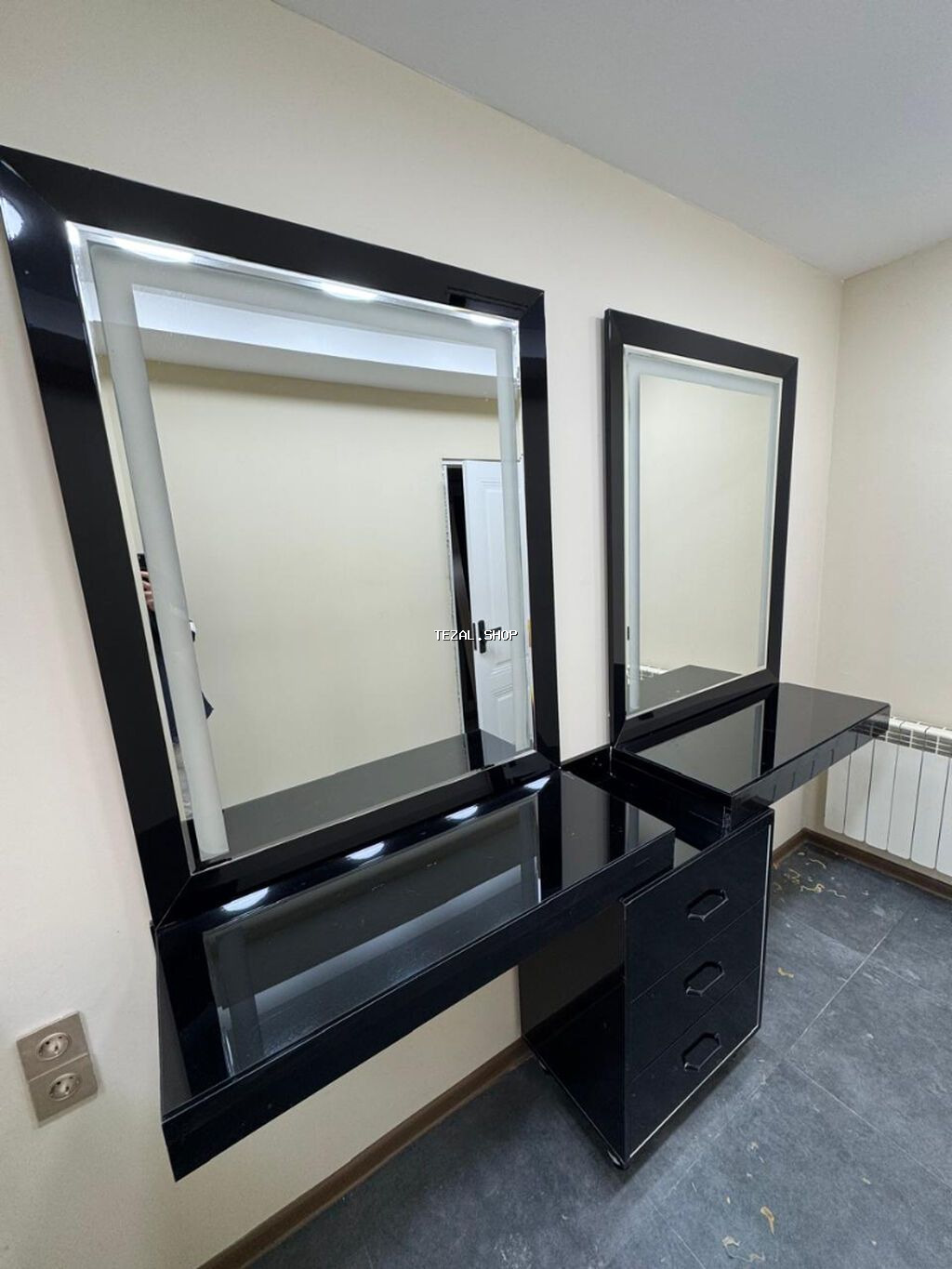 Salam. Yeni təmirdən çıxmış gözəllik salonunda keratin otağı arendaya