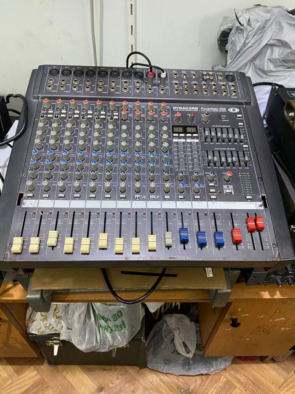 1 ci versiya orjinal dynacord 10 kanal. Qapağı yoxdu. Normal