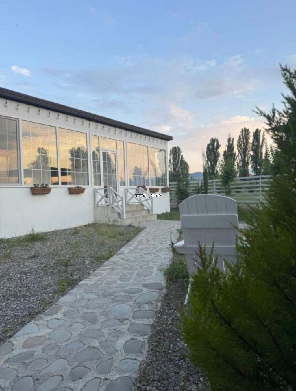 Şüşəbəndli bağ evi – istirahət və tədbirlər üçün rahat məkan - Geniş