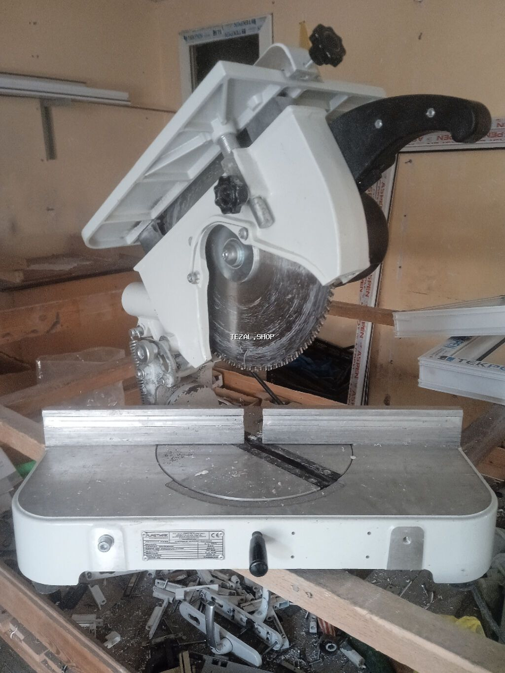 Mişar təcili satılır