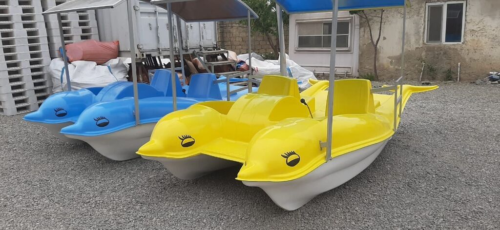 Katamaran. 4 nəfərlik. Pedal ilə. Ailəvi istirahət. Çatdırma pulsuz