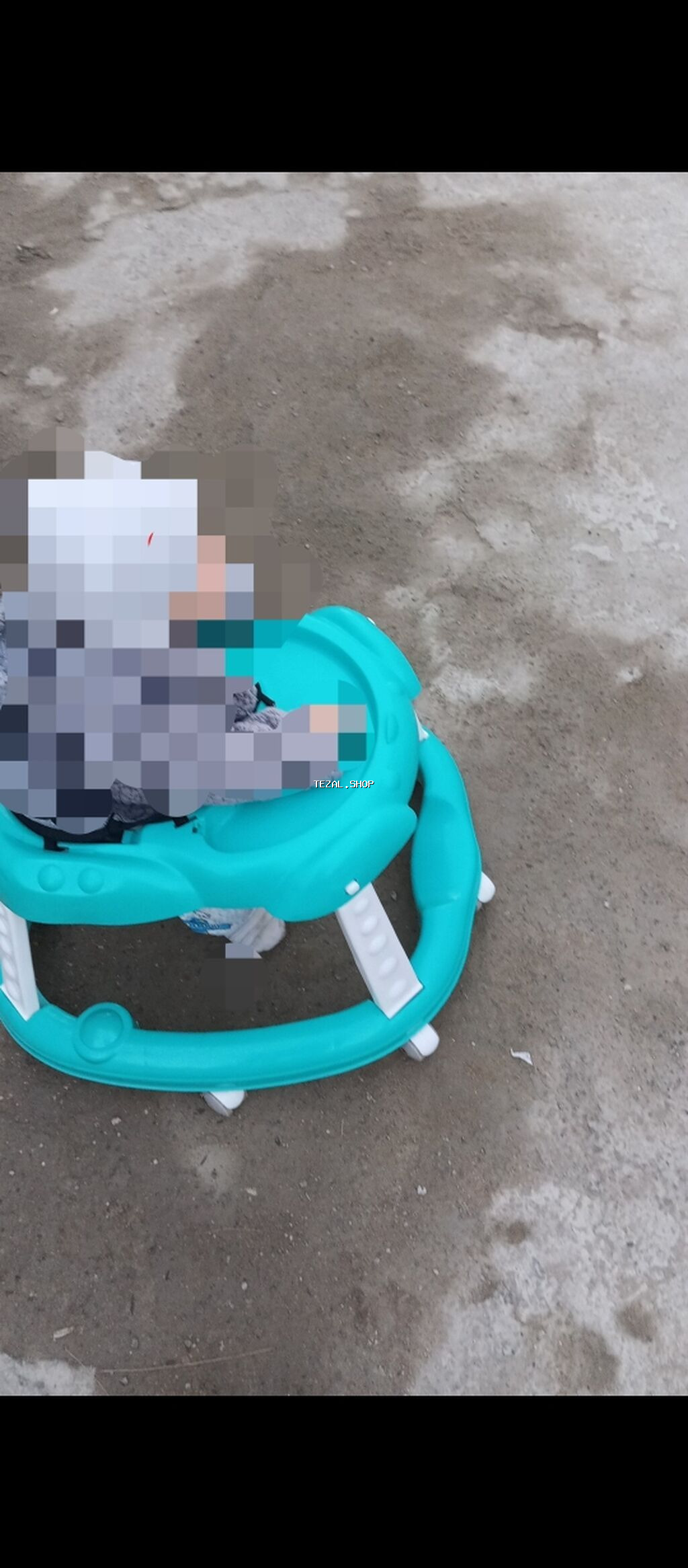 18m,tekerleri 360 derce donur,on hissede musiqi oxuyan konpkasi ve bir