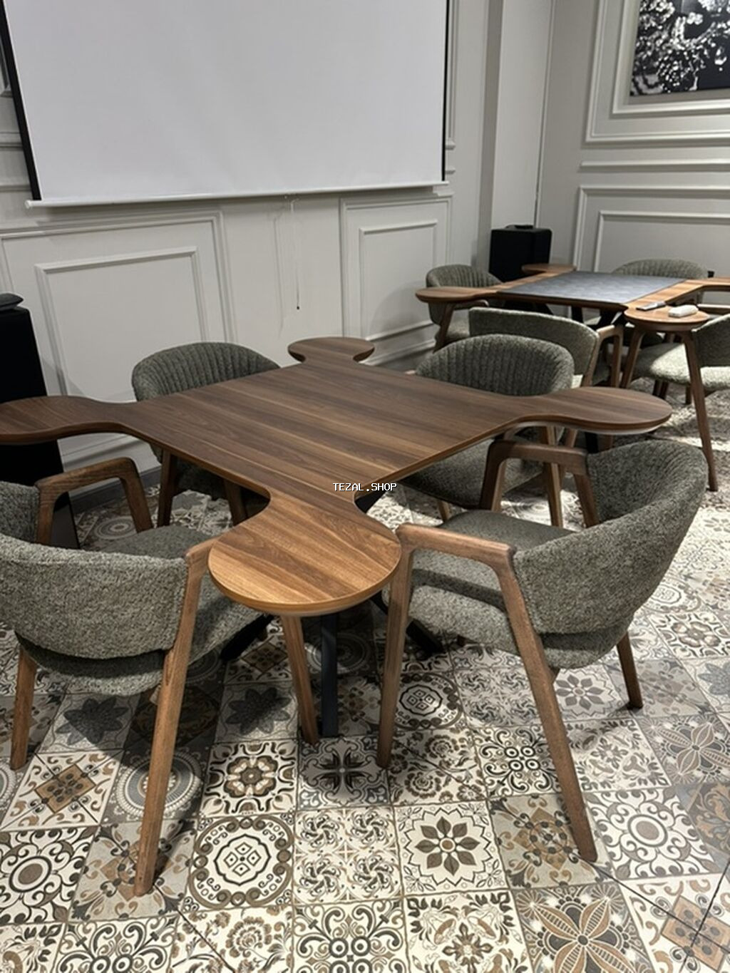 Stullar ilə, Kvadrat masa, Digər adam sayı