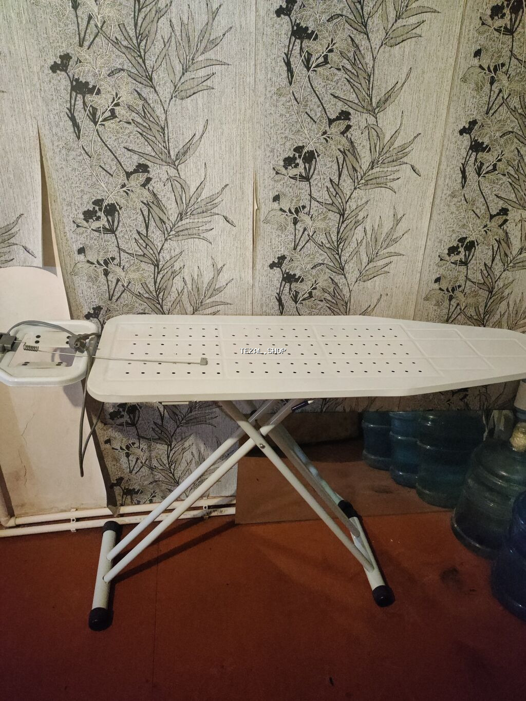 Ütüləmə masası – metal korpuslu, geniş və sabit konstruksiya