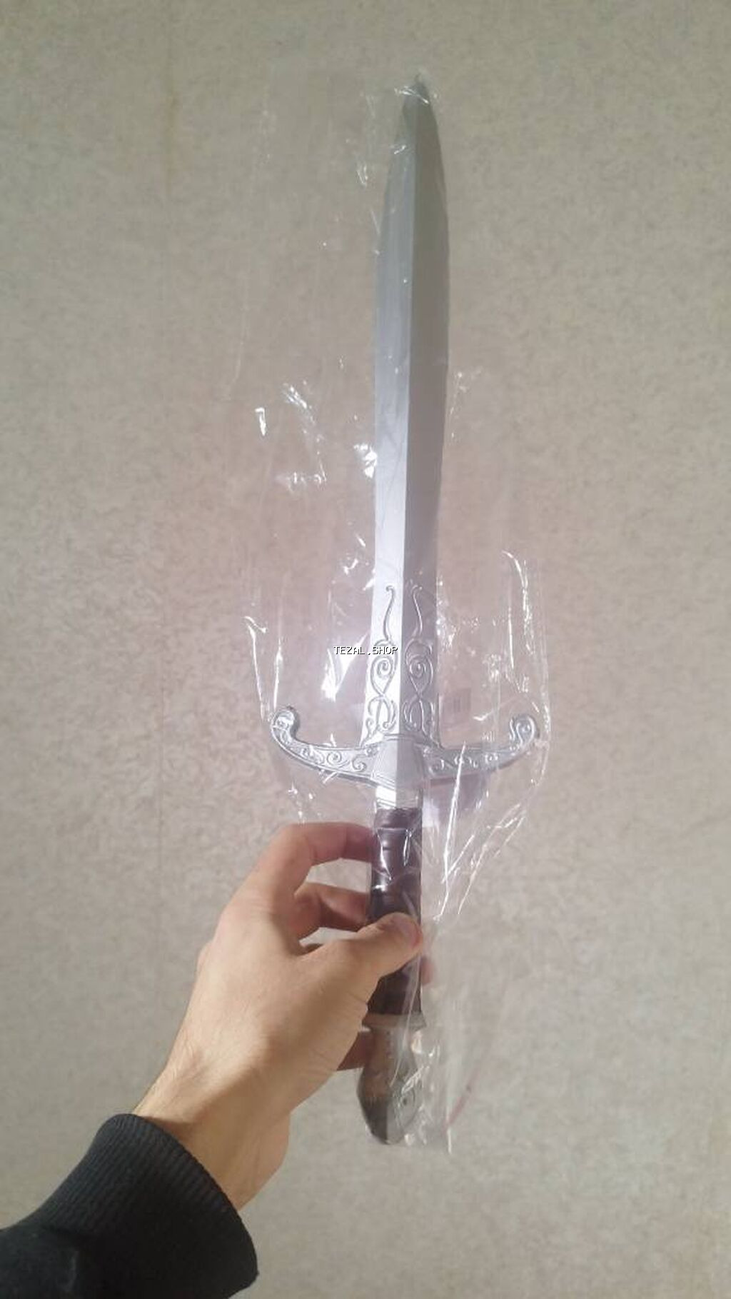 Salam. Kalçukdan hazırlanmış Elf qılıncları satılır. Hellowen