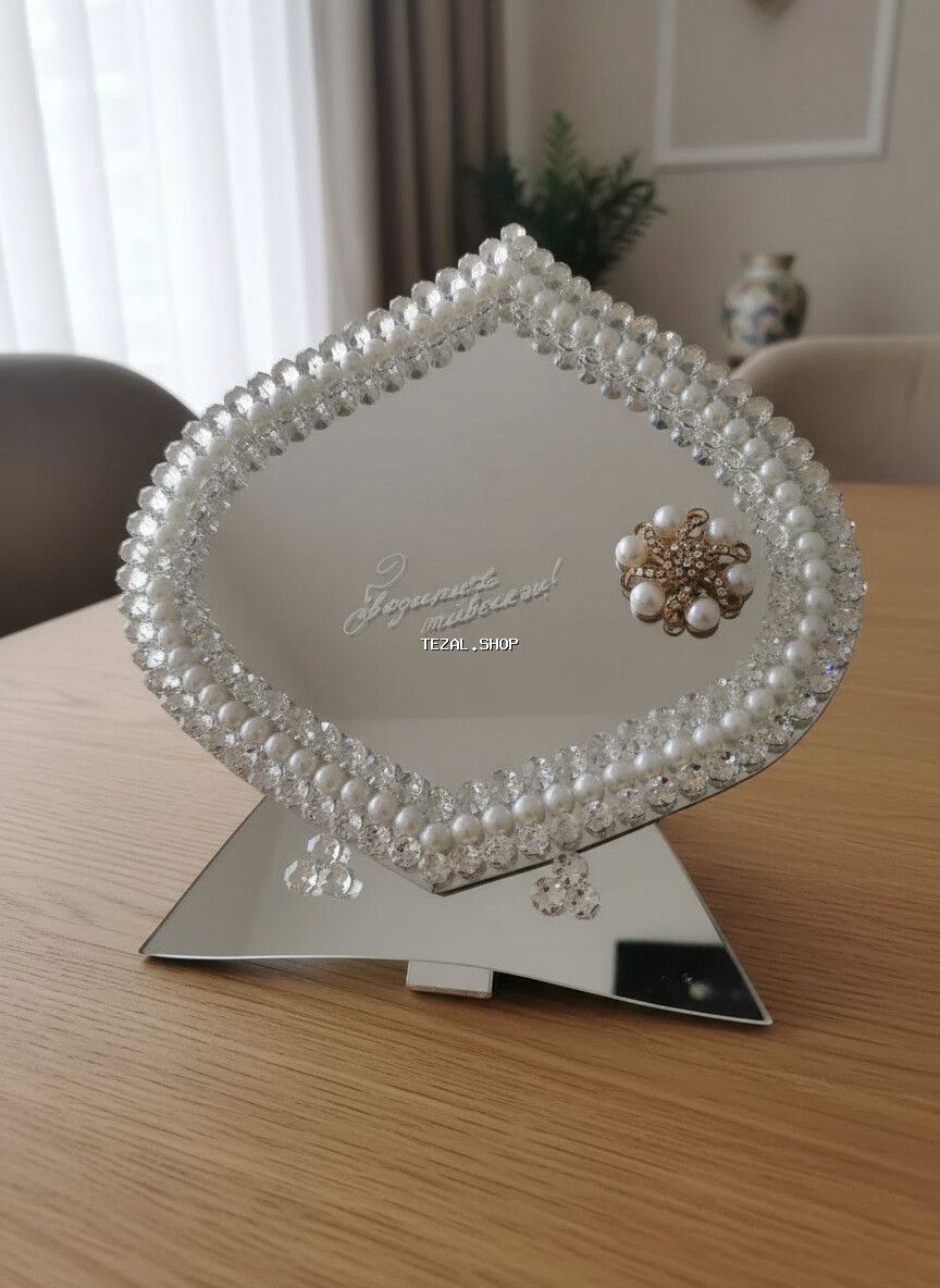 Masaüstü toy güzgüsü. Yenidi