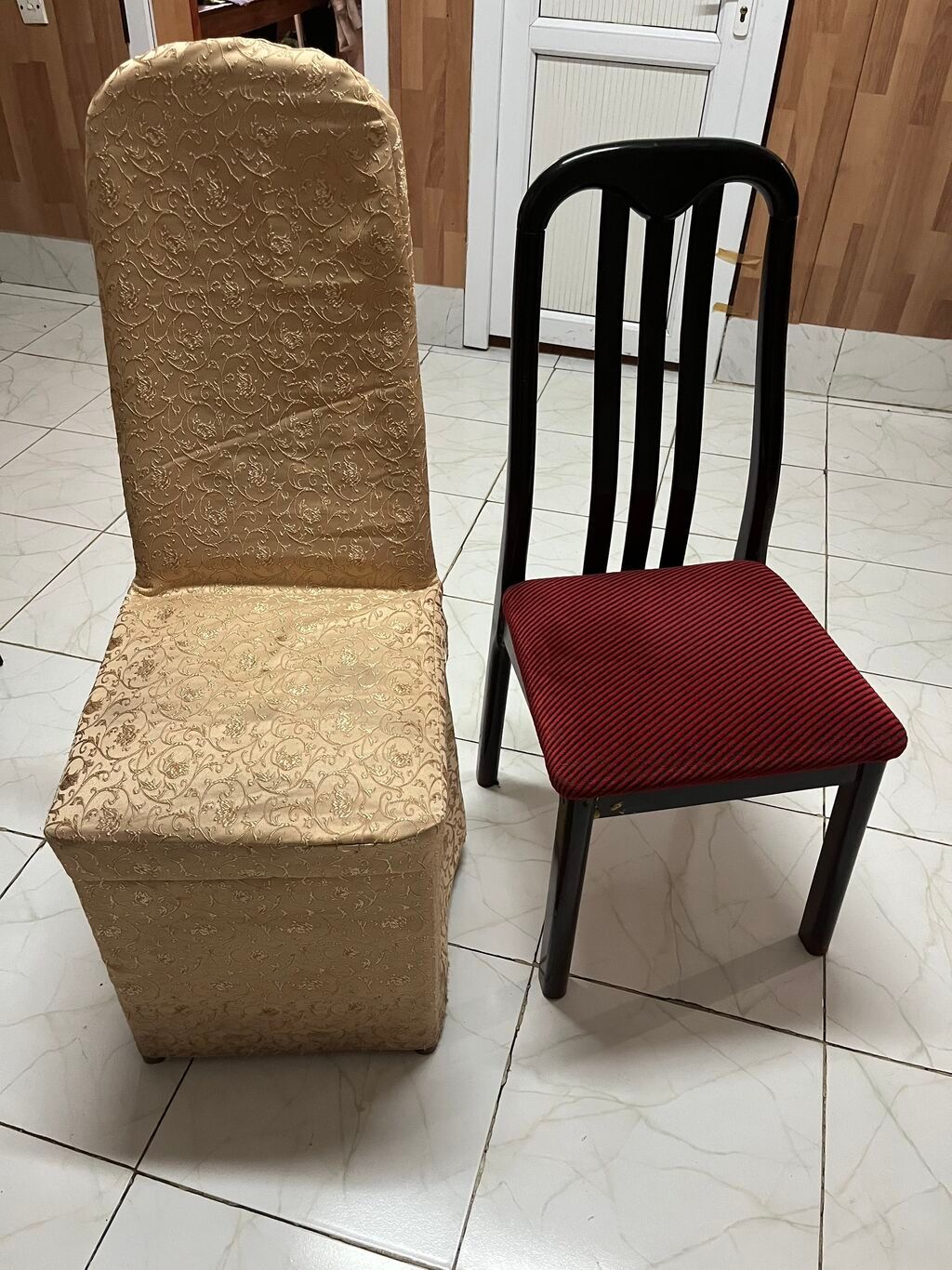 100 ədəd var az işlənmiş stullardır örtükləridə var 10 ədətdən az