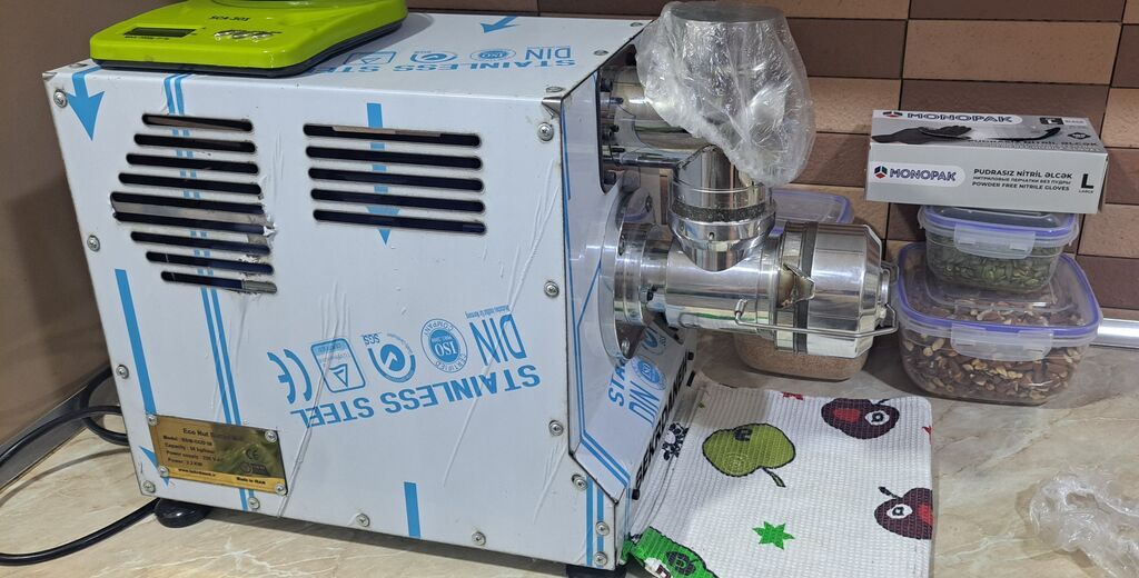 Əzmə aparatı – fıstıq yağı/pasta hazırlayan peşəkar dəyirman Model