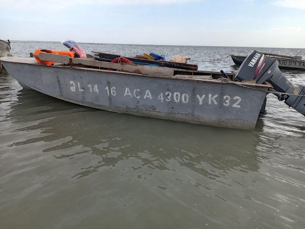 Su nəqliyyatı üçün nəzərdə tutulmuş bu qayıq, Yamaha mühərriki ilə