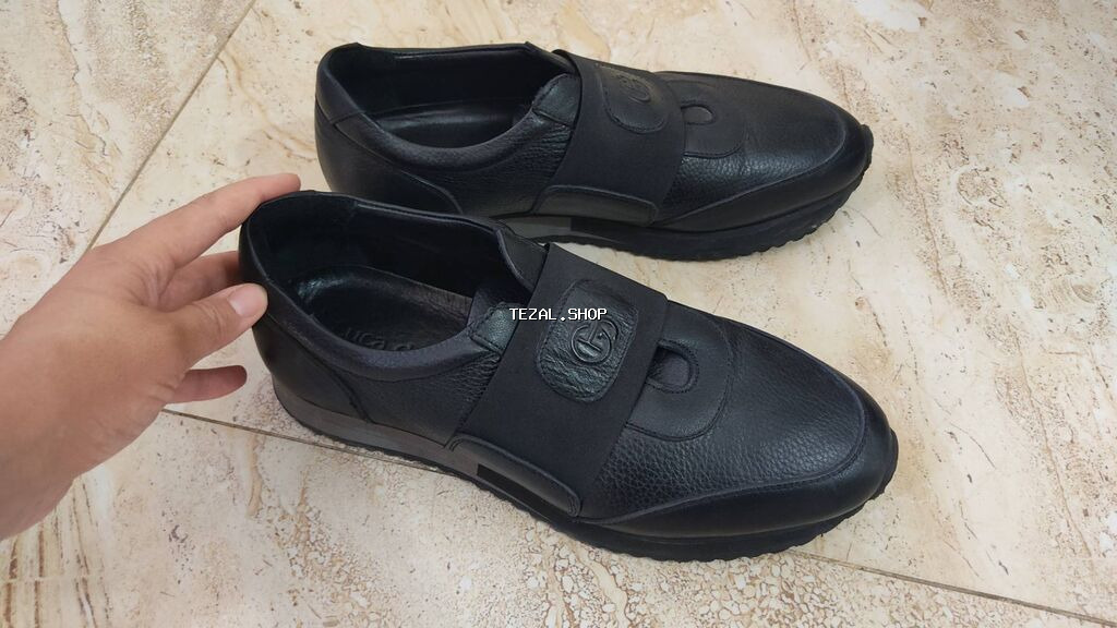 Təcili satılır.temiz deridir.1 defe geyinilib.ayaga balaca olduğu üçün