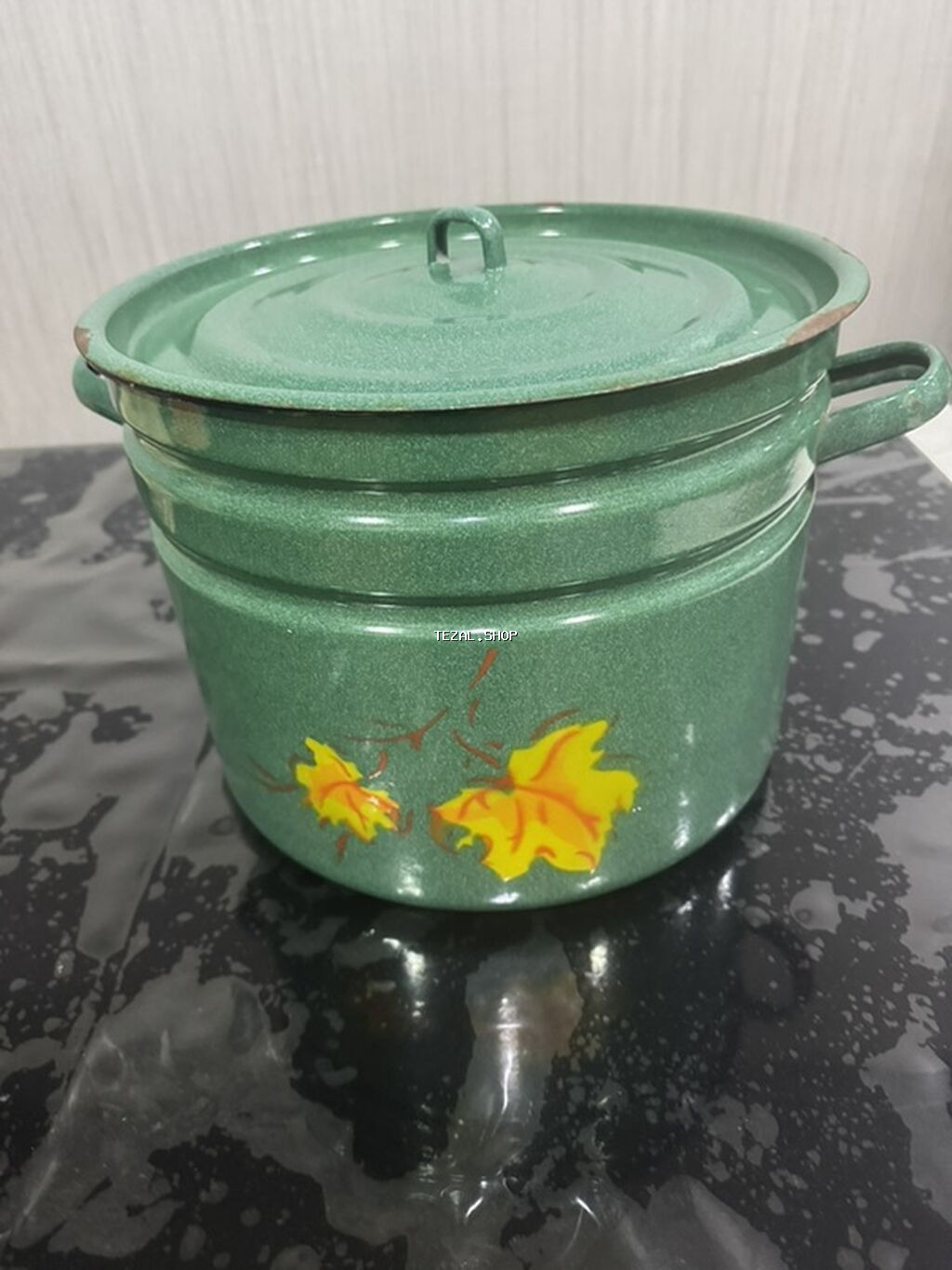 Emallı qazan eni 30 sm hündürlük 23 sm yaşıl rəngdə, qapaqlı və iki