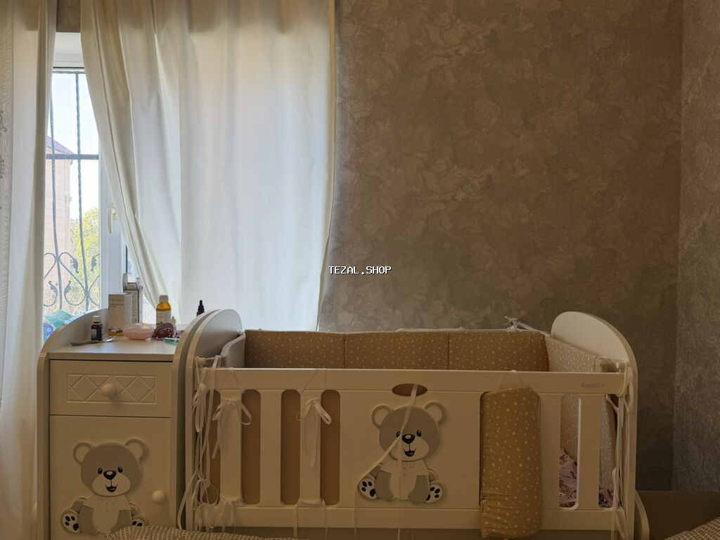 Oğlan və qız üçün, Beşik, Komod