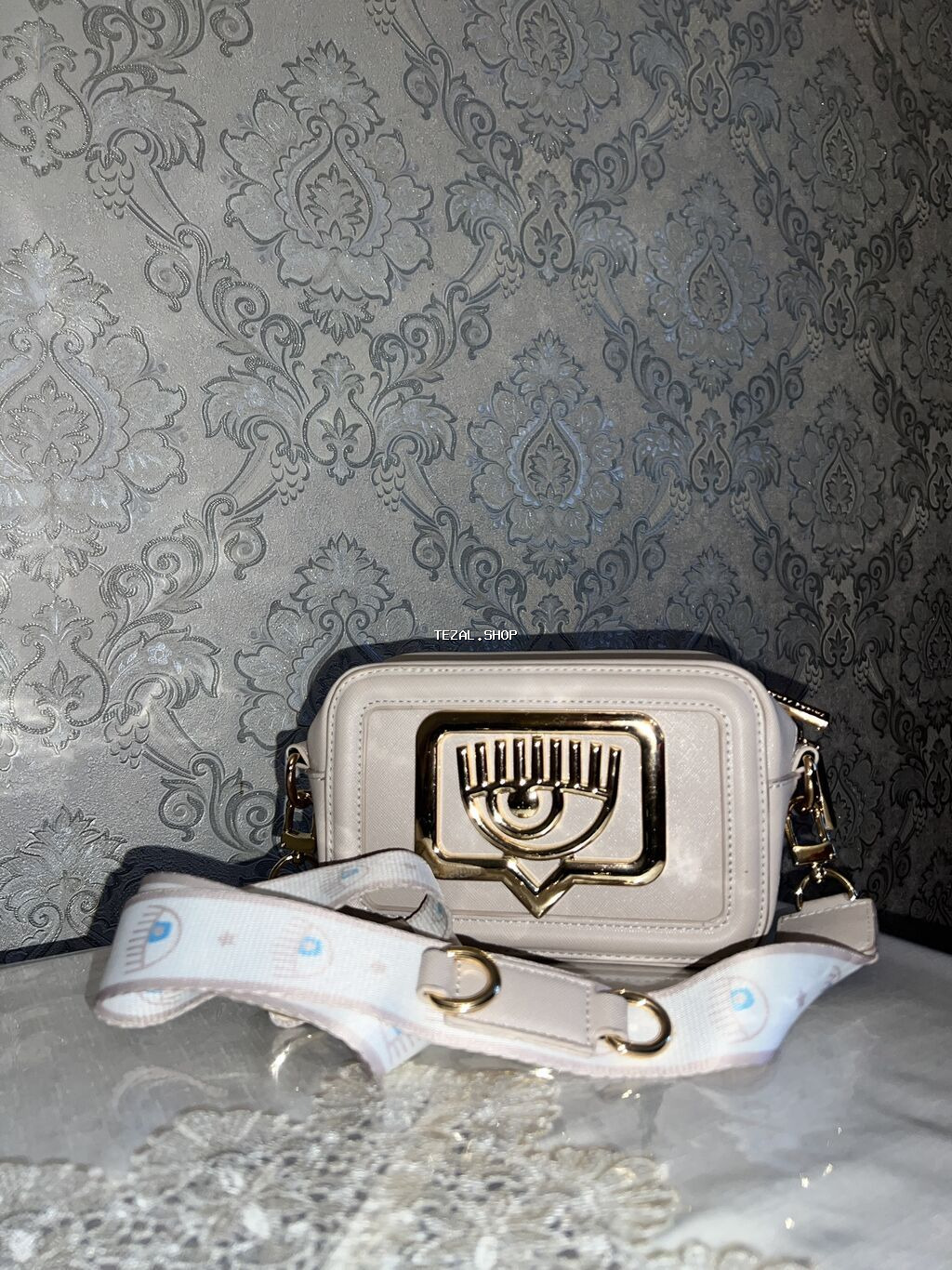 Heç bir peoblemi yoxdur,yaxşı vəziyyətdədir.A class çantadır.Yazlıq və