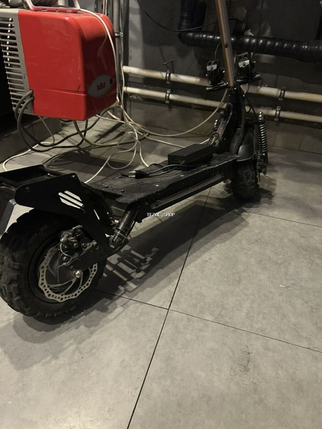 Elektrik skuter – off-road təkərlər və güclü asqı Məhsul təsviri: -